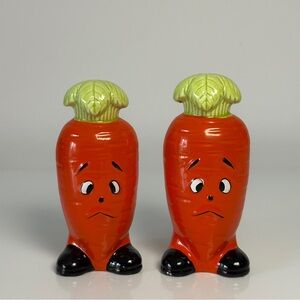 Vintage Anthropomorphic Carrott Salt & Pepper Shakers 60s Kitschy Kitchen Decor